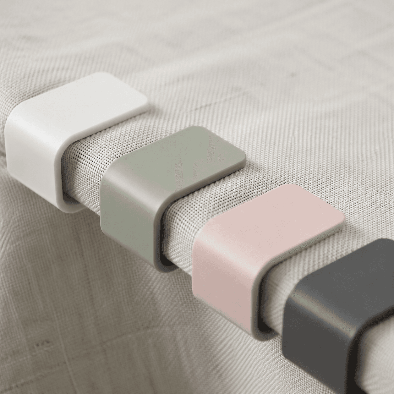Picnic Cloth Clips (12) — Detail
